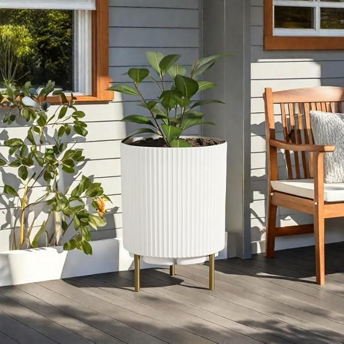 FONTOI 20.3'' Round Planter Stand, Plastic Striped Planter with 3 Holder, Indoor/Outdoor Flower Pot, White