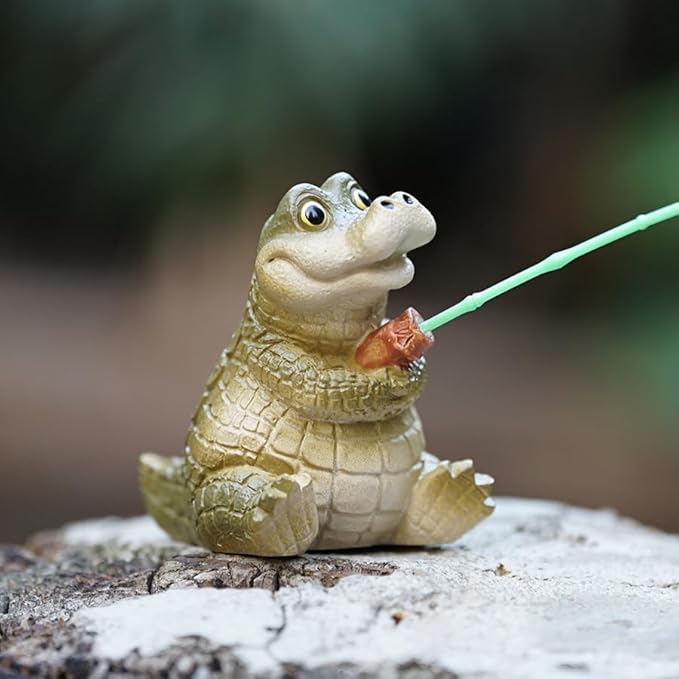 Crocodile Statue Garden Decor for Outside 2.56in,Interesting Crocodile Fishing Statue,Suitable for Easter, Indoor and Outdoor Decoration