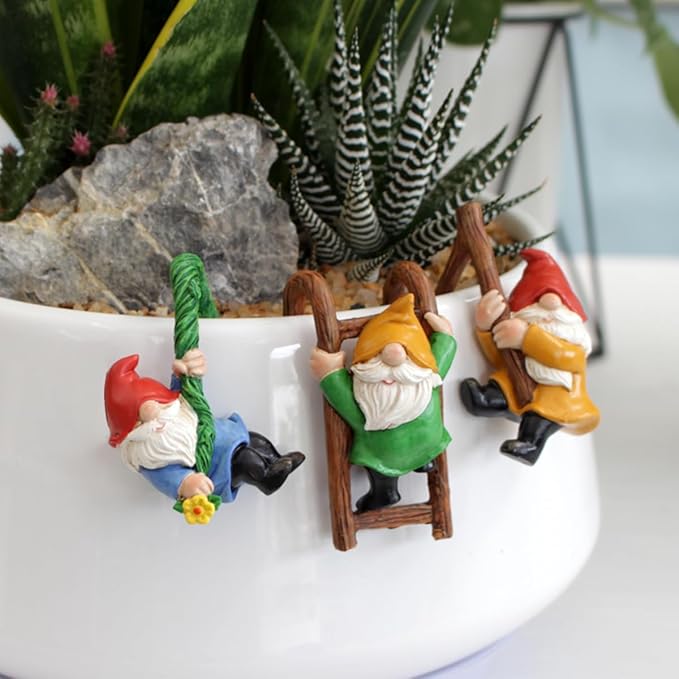 3 PCS Garden Gnomes Decor,Outdoor Garden Gnomes Crafts, Resin Statue,Flower Pot Landscape Dwarf for Home,Office and Chrismas.