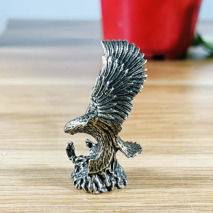 2Pcs Brass Eagle Statue Figurine Decor, Retro Mini Copper Snail Statue Home Decoration for Living Room and Desk, Outdoor Pond Garden Lawn Decor Landscaping,Landscape Animal Statue
