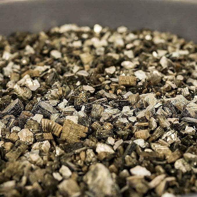 Horticultural Organic Vermiculite for Plants - Medium Grade - Natural Soil Additive for Gardening, Houseplants, Mushrooms, Potted Plants, Hydroponics, Terrariums (2 Quart)