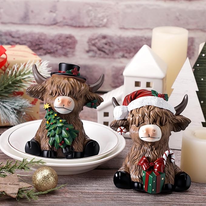 Karenhi 2 Pcs Christmas Highland Cow Decor, Resin Highland Cow Figurines Christmas Gnomes Gift Scottish Statue Calf with Xmas Tree for Calf Lovers Home Garden Kitchen Office Table Decorations