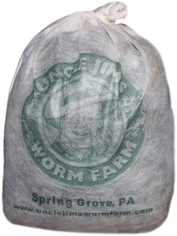 Uncle Jim's Worm Farm 1000 Count Red Wiggler Composting Worms Mix for Garden Soil or Fishing | Pack of Compost Worms Improves Soil Structure and Quality for Healthier Gardens