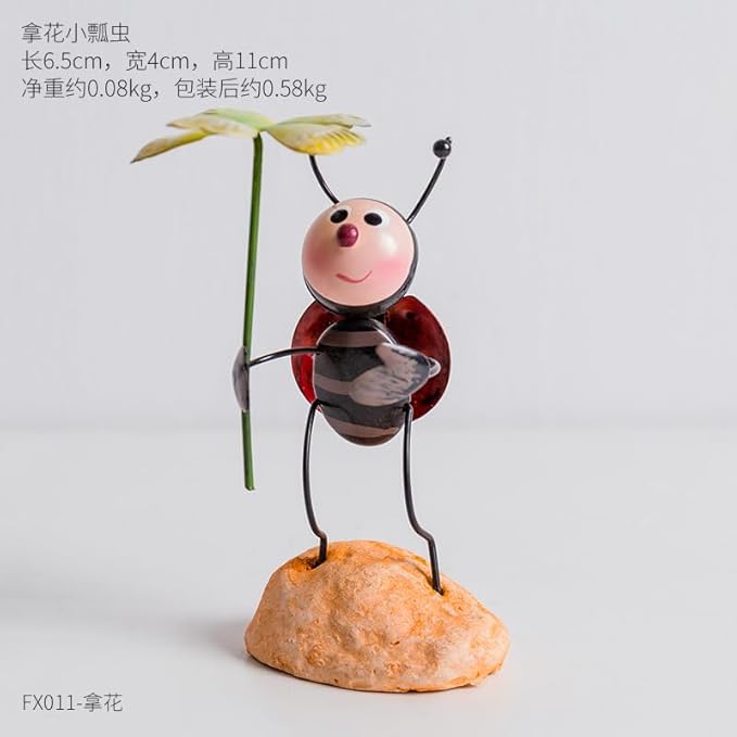 Creative Fairy Tail World Ant Ladybug Figurine Statue, Room Office Desk Outdoor Fence Lawn Ornaments Garden Decoration Ant Figure Help Relax Collection Bedroom Healing Heart Good Mood -Flower Ladybug