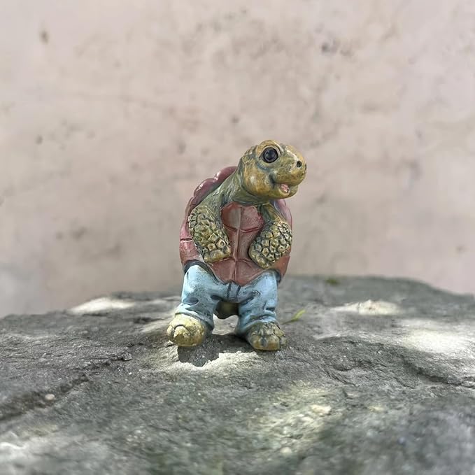 Decorative Garden Turtle Figurine, Brown and Gray Resin, Funny Peeing Design, Miniature Animal Statue for Outdoor Lawn, Patio, Garden Decor