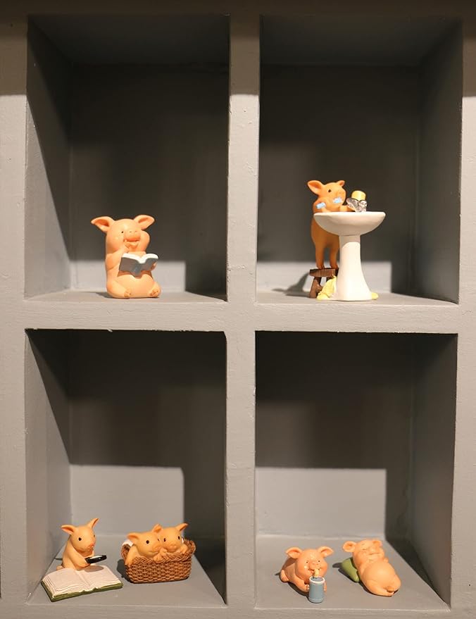 Mini Pig Figurine, Resin Home Decor, Lucky Animal Garden Statue for Micro Landscape (Pig Brushing Teeth)