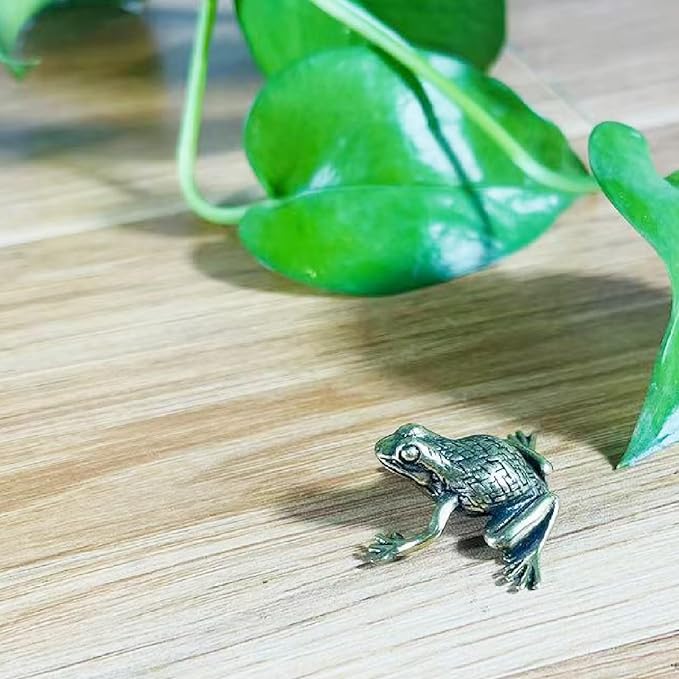 3Pcs Brass Frog Statue Figurine Decor, Retro Mini Copper Snail Statue Home Decoration for Living Room and Desk, Outdoor Pond Garden Lawn Decor Landscaping, Landscape Animal Statue