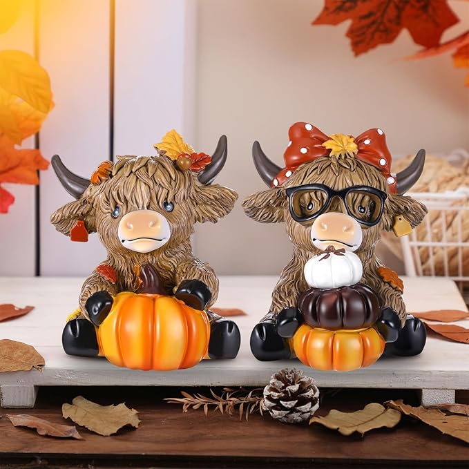 Karenhi 2 Pcs Highland Cow Figurines Thanksgiving Pumpkin Maple Highland Cow Gnomes Leaf Scottish Resin Statue Calf Lovers Gifts for Fall Home Garden Kitchen Office Tiered Tray Table Decor