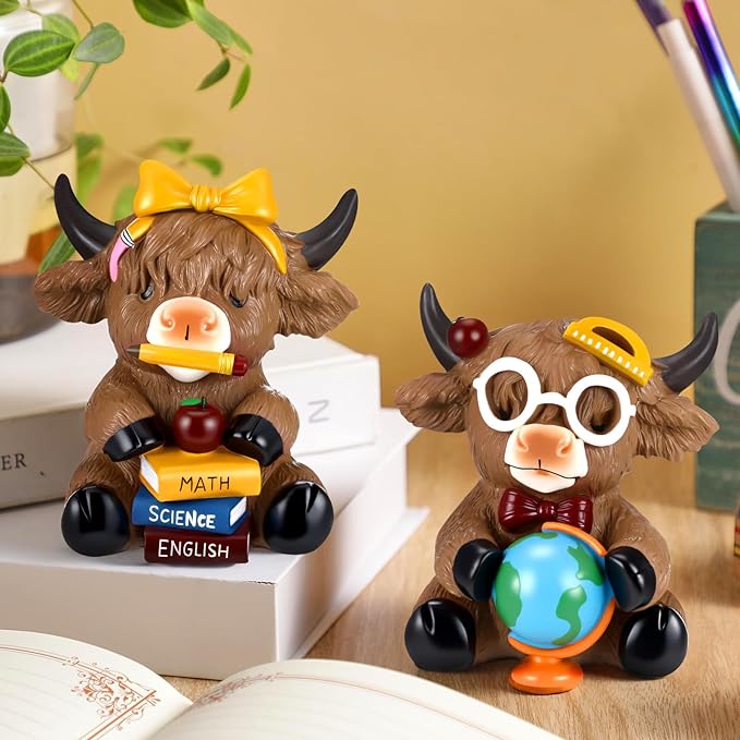 Karenhi 2 Pcs Highland Cow Figurines Back to School Classroom Highland Cow Gnomes Scottish Resin Statue Calf Lovers Gifts for Home Garden Kitchen Office Tiered Tray Table Decor