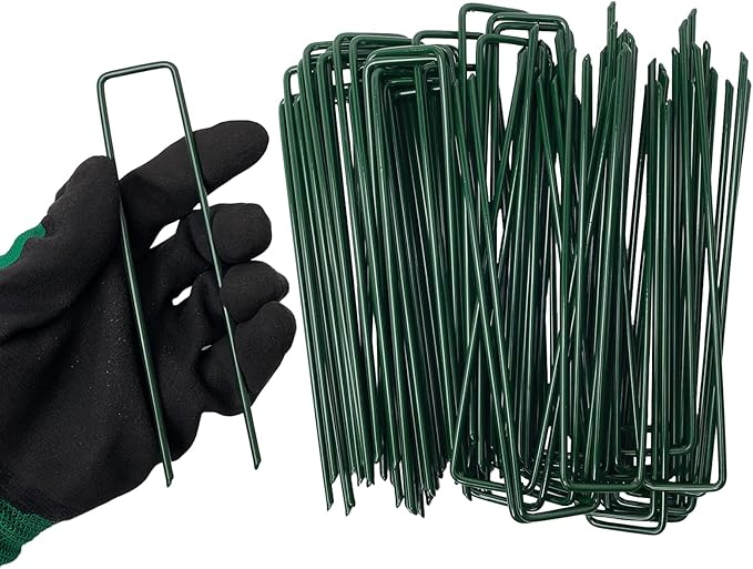 150Pcs Metal Garden Landscape Stakes 6 Inch Landscape Staples,Green Baked Enamel U Stakes for Ground for Weed Barrier,Outdoor Decoration,Tarps,Irrigation Pipes Fixed