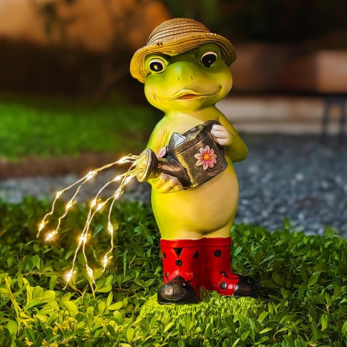 Solar Powered Frog & Mushroom Couple Statue, Outdoor Garden Decor with Romantic LED Lights, Waterproof Resin Sculpture Set for Lawn, Yard, Patio with Anti-Tip Stakes (Watering Frogs)