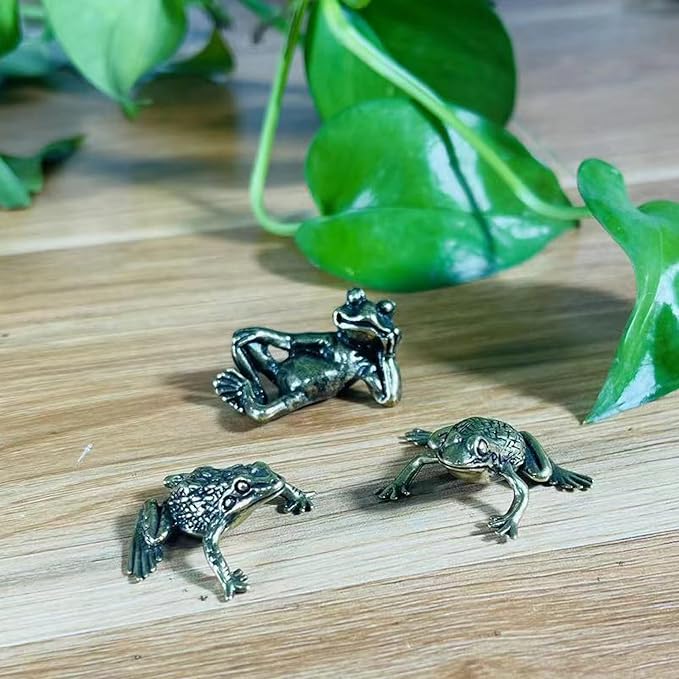 3Pcs Brass Frog Statue Figurine Decor, Retro Mini Copper Snail Statue Home Decoration for Living Room and Desk, Outdoor Pond Garden Lawn Decor Landscaping, Landscape Animal Statue