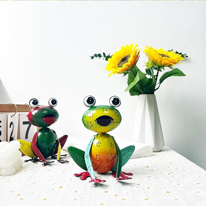 Metal Garden Decor for Outside Set of 2 Cute Small Frogs - OutdoorGarden Sculptures & Statues, Patio Lawn Backyard Fence Porch Decor, Metal Yard Art Ornaments, Garden Gifts for Mom Women Grandma