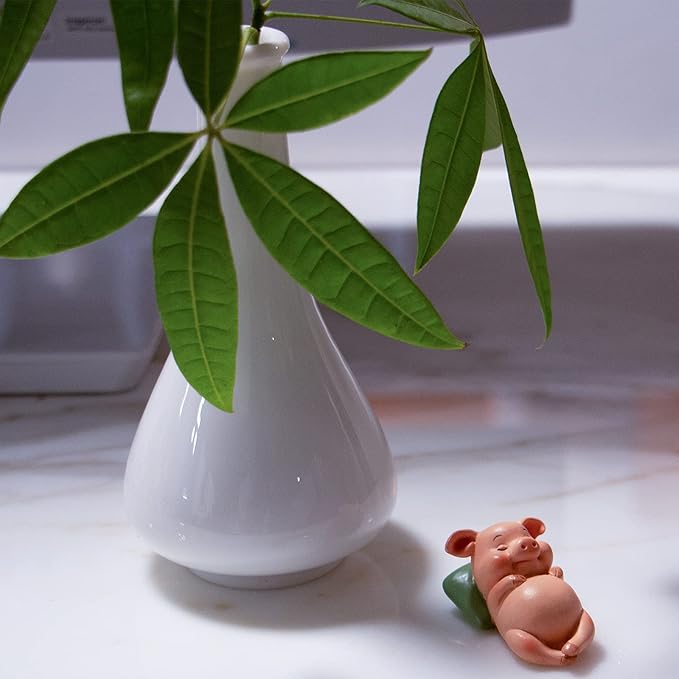 Pig Statue Mini Pig Figurine, Resin Home Decor, Lucky Animal Garden Statue for Micro Landscape (Pigs in The Lunch Break)