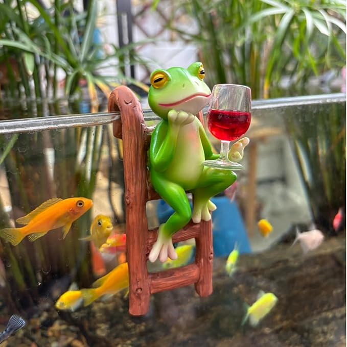Cute Climbing Tipsy Frog Flower Pot Huggers, Animal Figurines Plant Decorations for Pots, Resin Flower Pot Decorations, Fairy Garden Accessories, Fish Tank Planter Edge Craft Decor (Wine Frog)