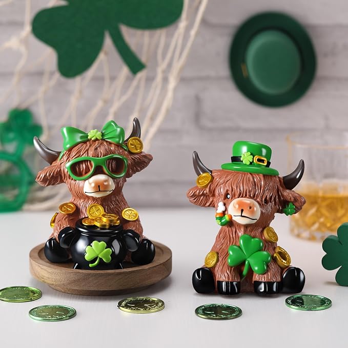 Karenhi 2 Pcs St. Patrick's Day Highland Cow Figurines Irish Shamrocks Leprechaun Green Highland Cow Gnomes Scottish Resin Statue Calf Lovers Gifts for Home Kitchen Office Tiered Tray Table Decor