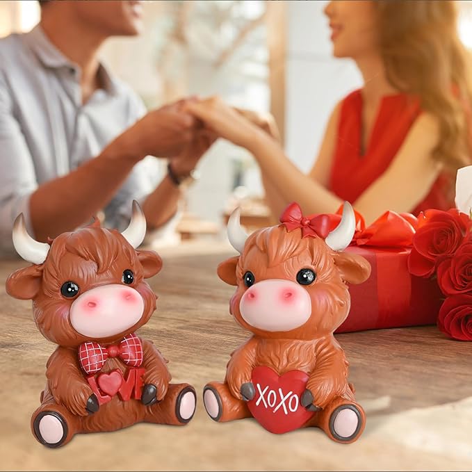 2PCS Valentines Highland Cow Figurine Valentines Day Gifts Valentines Day Decor Highland Cattle Love XOXO Highland Cow Gnomes Resin Figurine Statue Farmhouse Table Home Garden Decor