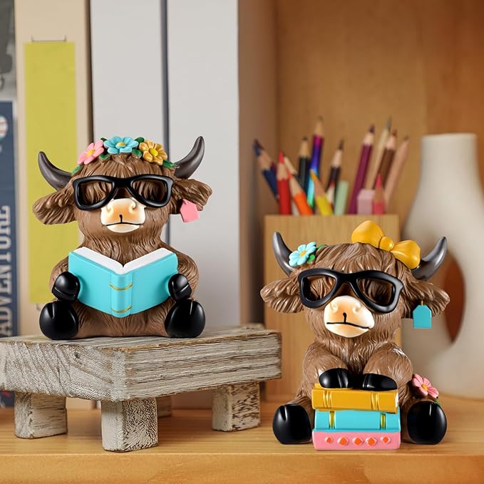 Wesiti 2 Pcs Highland Cow Figurines Spring Sunflower Highland Cow Gnomes Scottish Resin Statue Calf Lovers Gifts for Summer Home Garden Kitchen Office Tiered Tray Table Decor (Reading)