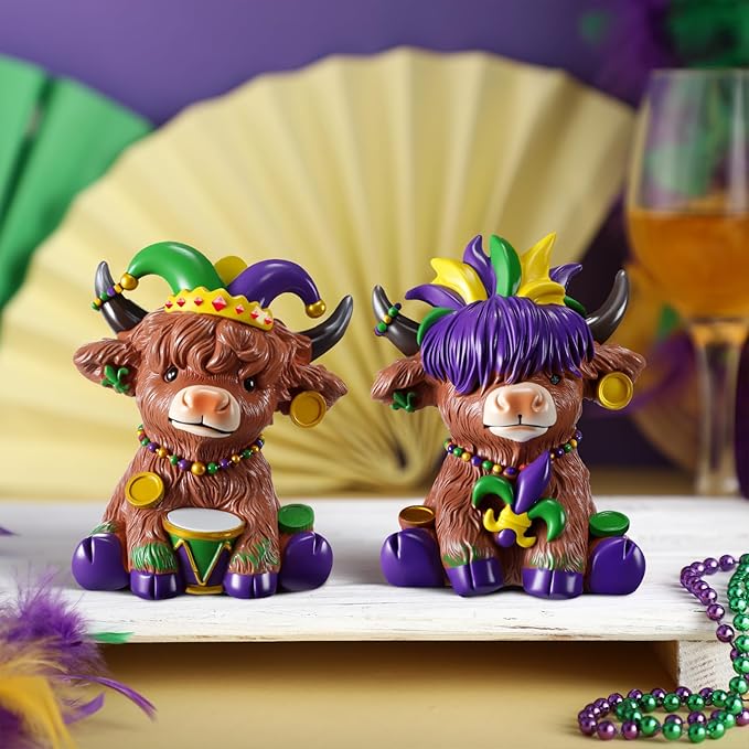 Karenhi 2 Pcs Highland Cow Figurines Mardi Gras Feathers Mask Drum Beads Highland Cow Gnomes Scottish Resin Statue Calf Lovers Gifts for Carnival Home Garden Kitchen Office Tiered Tray Table Decor