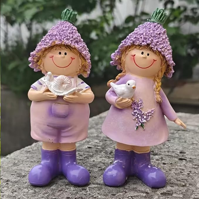 Lavender Outdoor Garden Resin Figurines, Couple Boy and Girl Statues, for Outdoor Patio Lawn Garden Decoration, Valentine's Day Home Decor, Ideal Gift for Mom, Dad and Friends