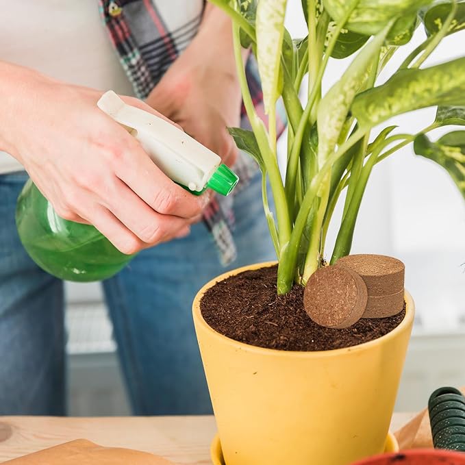 ZeeDix Coco Coir Potting Soil, 200pcs 40mm Compressed Coconut Fiber Seed Starter Soil Pellets, Coco Peat Soil Discs for Indoor Outdoor Plants, Herbs, Houseplants, Flowers, Succulents, Vegetables