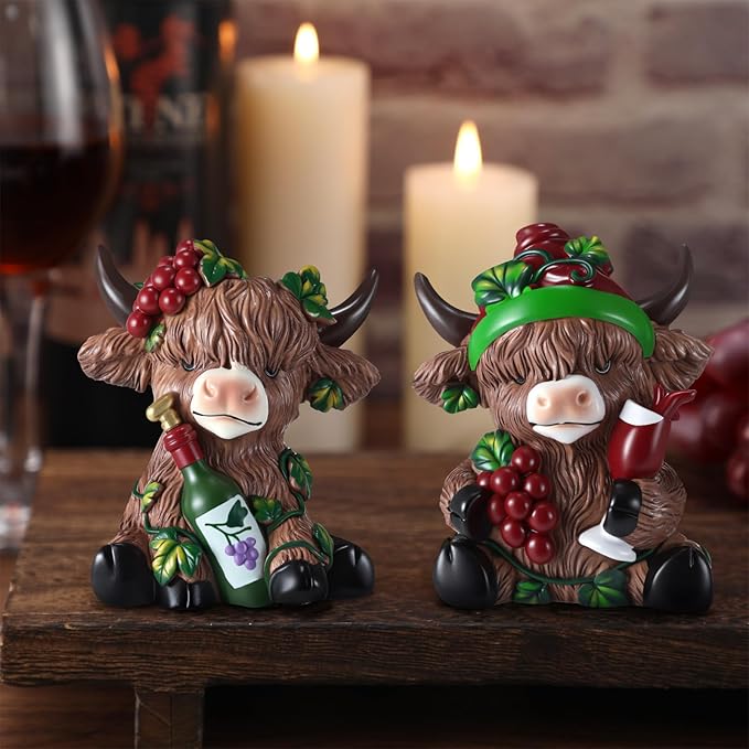 Karenhi 2 Pcs Red Wine Highland Cow Figurines Highland Cow Gnomes Scottish Resin Statue Calf Lovers Gifts for Home Garden Kitchen Office Tiered Tray Table Decor