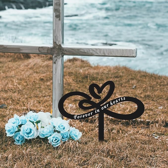 Forever in Our Hearts Memorial Stake – Metal Grave Marker for Cemetery, Remembrance Stake Decor for Garden Yard Grave Site Outdoor