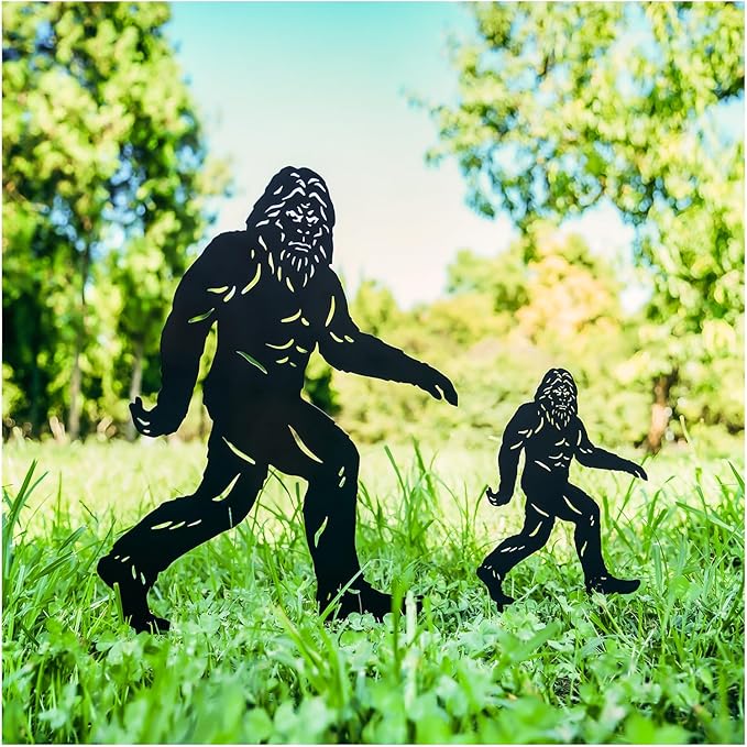 15.8 inch Bigfoot Outdoor Decor Metal Big Foot Sasquatch Gifts for Men Women Dad Bigfoot Silhouette Statues for Garden, Outside, Yard Art, Patio, Yard Display, Forests, Lawn Decorations