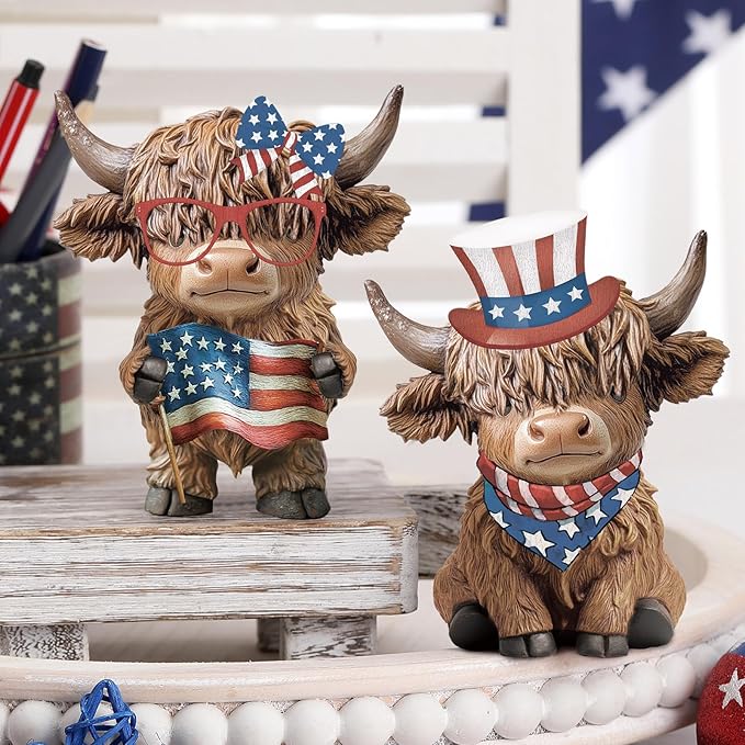 Karenhi 2 Pcs Veterans Day Highland Cow Figurines Patriotic American Flag Highland Cow Gnomes Red White and Blue Scottish Resin Statue for Home Garden Kitchen Office Tiered Tray Table Decor