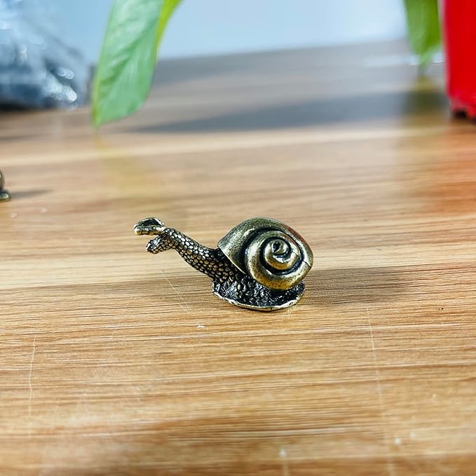 4Pcs Brass Snail Statue Figurine Decor, Retro Mini Copper Snail Statue Home Decoration for Living Room and Desk, Outdoor Pond Garden Lawn Decor Landscaping,Landscape Animal Statue