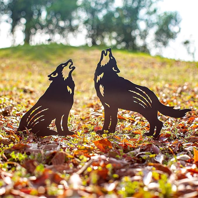 Wolf Metal Garden Stakes Decorative,Wolf Gifts for Women/Men/Wolf Lovers Gifts,Black Wolf Silhouette Statues Garden Decor for Outside,Outdoor Decor,Yard Art,Patio,Lawn Ornaments