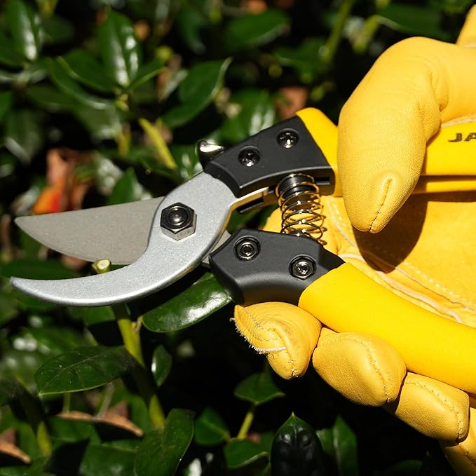 Jameson Bypass Pruning Shears – 3/4″ Cutting Capacity, Ultra-Sharp Non-Stick Blades, Durable Cast Aluminum Frame, and Ergonomic Cushion-Grip