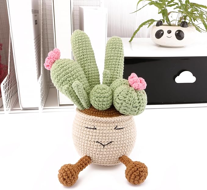 Crocheted Cactus Plants, Hand-Knitted Cactus Decoration Positive Emotional Encouragement Gifts, Creative Plant Decorations Gifts Classroom Office Desktop Decoration (Pink)