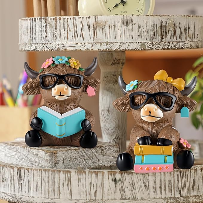 Wesiti 2 Pcs Highland Cow Figurines Spring Sunflower Highland Cow Gnomes Scottish Resin Statue Calf Lovers Gifts for Summer Home Garden Kitchen Office Tiered Tray Table Decor (Reading)