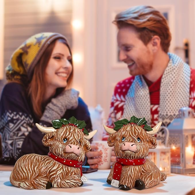 2 Pack Christmas Highland Cow Figurines Highland Cow Christmas Resin Statue with Holiday Wreath and Scarf for Garden Table Shelf Home, Tiered Tray, Mantel, Scottish Resin Statue Calf Lovers Gifts