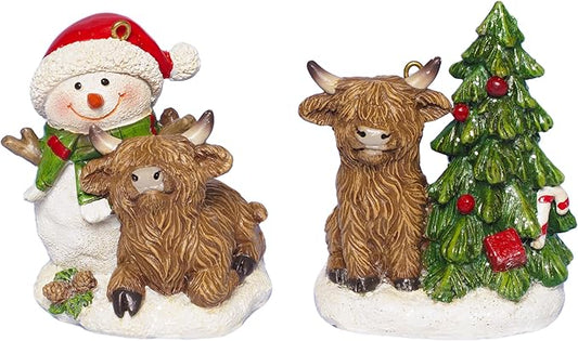 Christmas Highland Cow Figurines Decor, 2 PCS Small Christmas Cows with Snowman/Tree, Hanging Ornaments Xmas Resin Statue for Garden Bathroom Kitchen Home Table Decorations