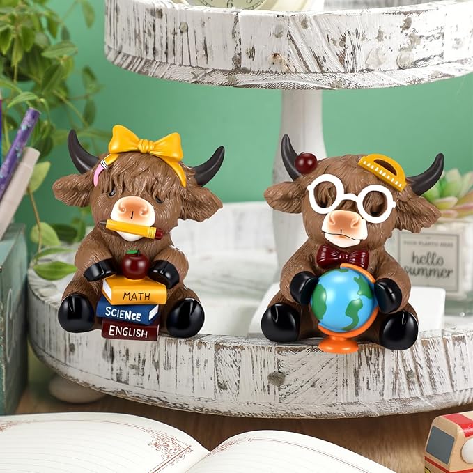 Karenhi 2 Pcs Highland Cow Figurines Back to School Classroom Highland Cow Gnomes Scottish Resin Statue Calf Lovers Gifts for Home Garden Kitchen Office Tiered Tray Table Decor