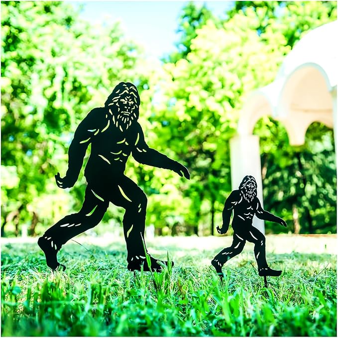 15.8 inch Bigfoot Outdoor Decor Metal Big Foot Sasquatch Gifts for Men Women Dad Bigfoot Silhouette Statues for Garden, Outside, Yard Art, Patio, Yard Display, Forests, Lawn Decorations