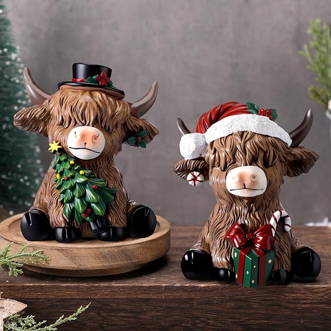 Karenhi 2 Pcs Christmas Highland Cow Decor, Resin Highland Cow Figurines Christmas Gnomes Gift Scottish Statue Calf with Xmas Tree for Calf Lovers Home Garden Kitchen Office Table Decorations
