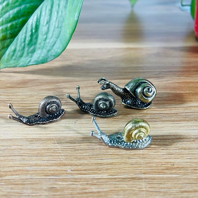 4Pcs Brass Snail Statue Figurine Decor, Retro Mini Copper Snail Statue Home Decoration for Living Room and Desk, Outdoor Pond Garden Lawn Decor Landscaping,Landscape Animal Statue
