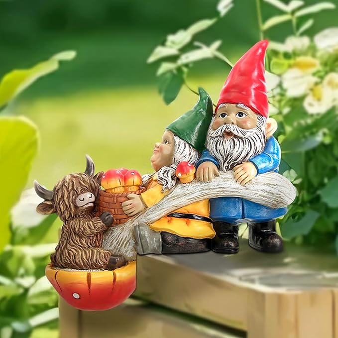 Garden Gnomes and Highland Cow Statue with Mushroom Solar Light, Couple Gnome Figurine for Outdoor Patio Lawn Porch Yard Edge Shelf Sitter Decoration, Garden Knome Holiday Indoor Decor, Love Gift
