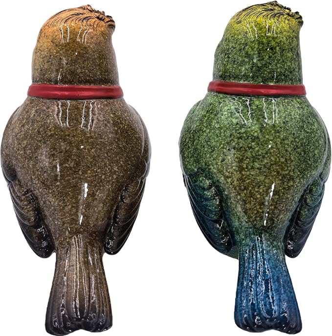 VVGIFTS Decorative Robin Bird Figurines, Set of 2 Resin Sculptures, Two Colors and with Red Scarves for Home and Office Decor