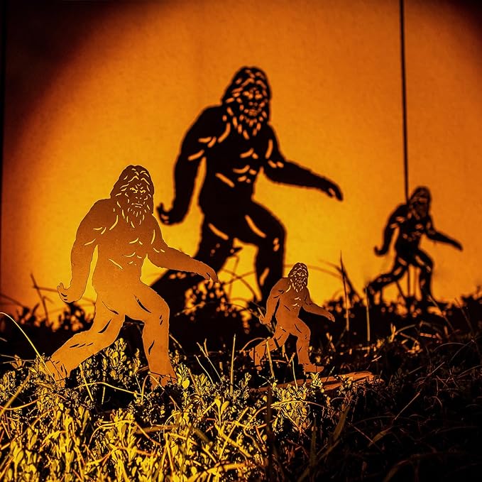 15.8 inch Bigfoot Outdoor Decor Metal Big Foot Sasquatch Gifts for Men Women Dad Bigfoot Silhouette Statues for Garden, Outside, Yard Art, Patio, Yard Display, Forests, Lawn Decorations