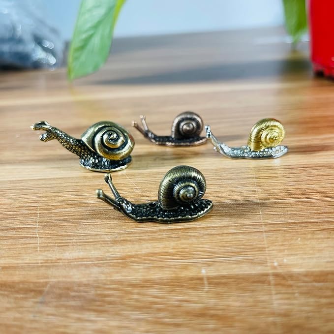 4Pcs Brass Snail Statue Figurine Decor, Retro Mini Copper Snail Statue Home Decoration for Living Room and Desk, Outdoor Pond Garden Lawn Decor Landscaping,Landscape Animal Statue