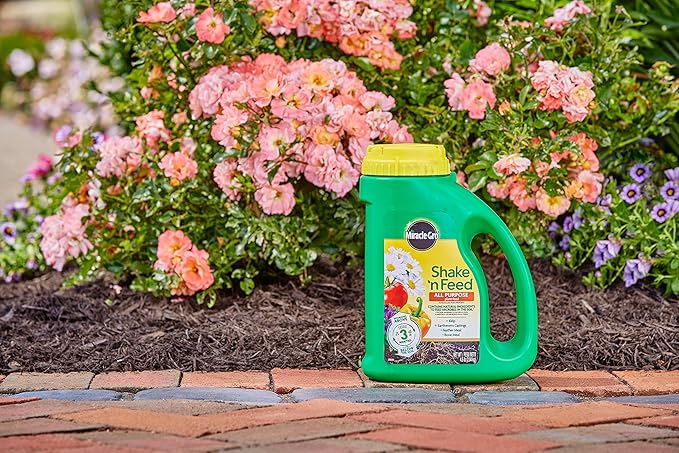 Miracle-Gro Shake 'N Feed All Purpose Plant Food, Plant Fertilizer, 4.5 lbs. (6-Pack)
