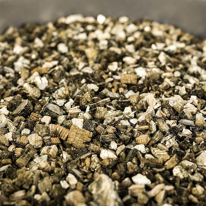 Horticultural Organic Vermiculite by GARDENERA - (Made in Ukraine) - Medium Grade - Natural Soil Additive for Potted Plants, Orchids, Hydroponics, Terrariums (1 Quart)