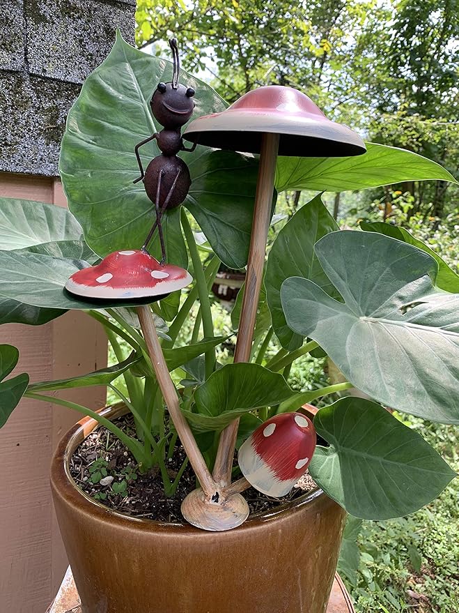 Zaer Ltd. Metal Ants on Mushrooms Short Garden/Pot Stake (1 Ant, Standing)